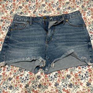 Universal Thread Shorts